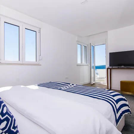 דירה Seafront Luxury Fun