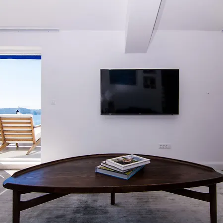 Seafront Luxury Fun * تروغير