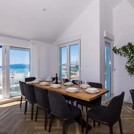 Apartament Seafront Luxury Fun Trogir
