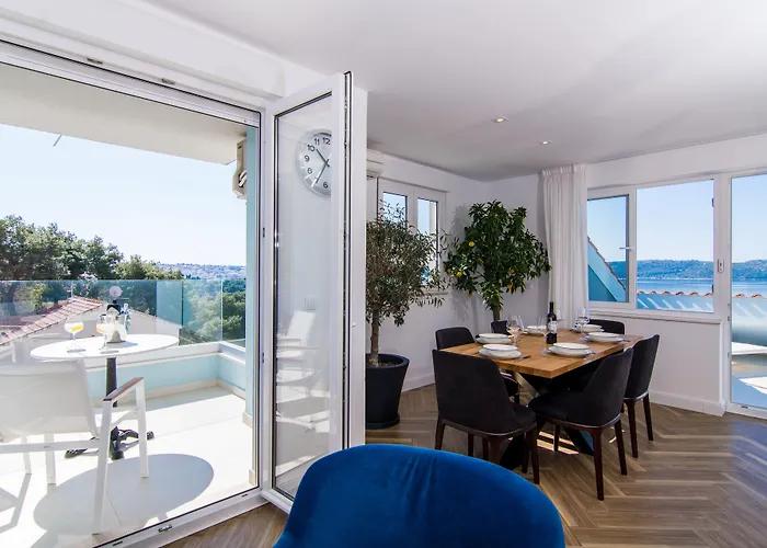 Seafront Luxury Fun * Trogir