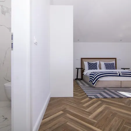 Daire Seafront Luxury Fun Trogir