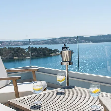 Daire Seafront Luxury Fun *