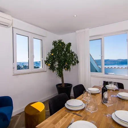 Seafront Luxury Fun Daire