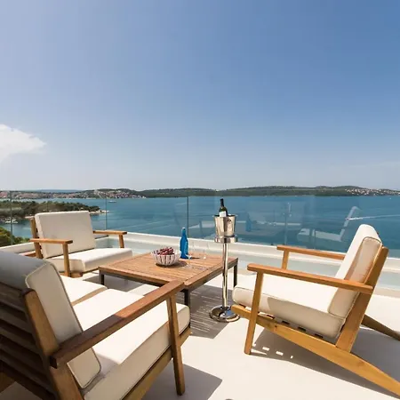 Seafront Luxury Fun * Trogir